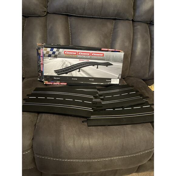 Carrera Digital 124 #20020587 1:24 Scale Crossing - Track Only! - Picture 1 of 8